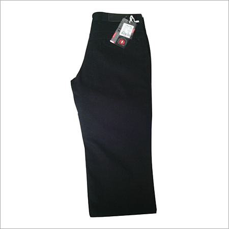 काला कैजुअल ट्राउज़र