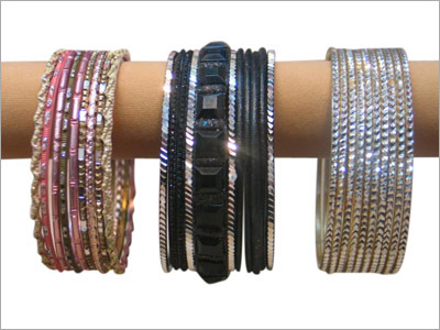 धातु की चूड़ियाँ