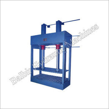 स्क्रैप बैलिंग प्रेस