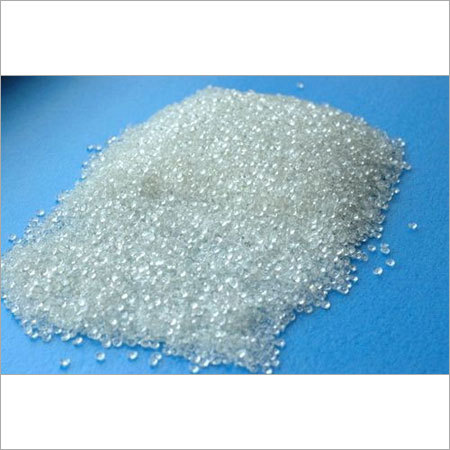 पारदर्शी क्रिस्टल कणिकाओं