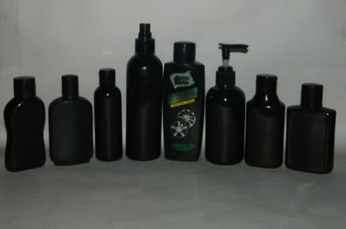 ब्लैक कार पॉलिश की बोतलें