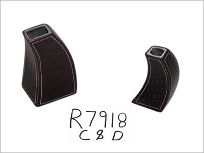 लेदर के साथ एल्युमिनियम फूलदान