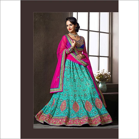 उत्कृष्ट डिजाइनर लहंगा चोली