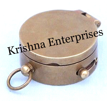 पॉकेट ढक्कन कंपास