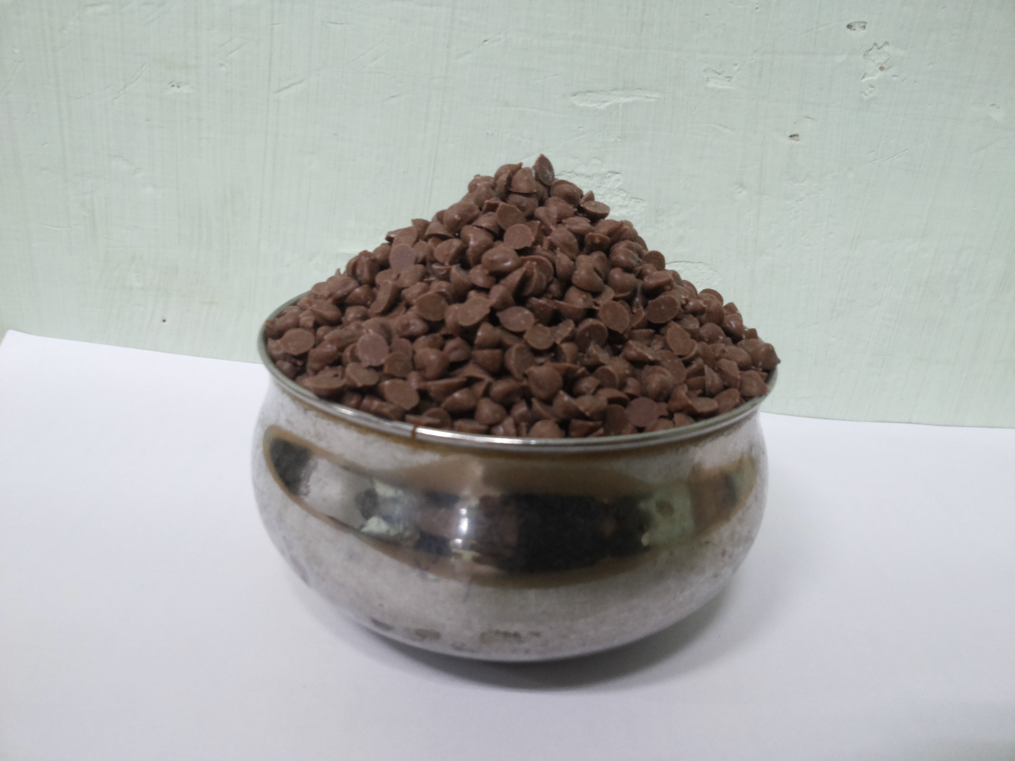 Dark Brown Plain Chocmass Chips