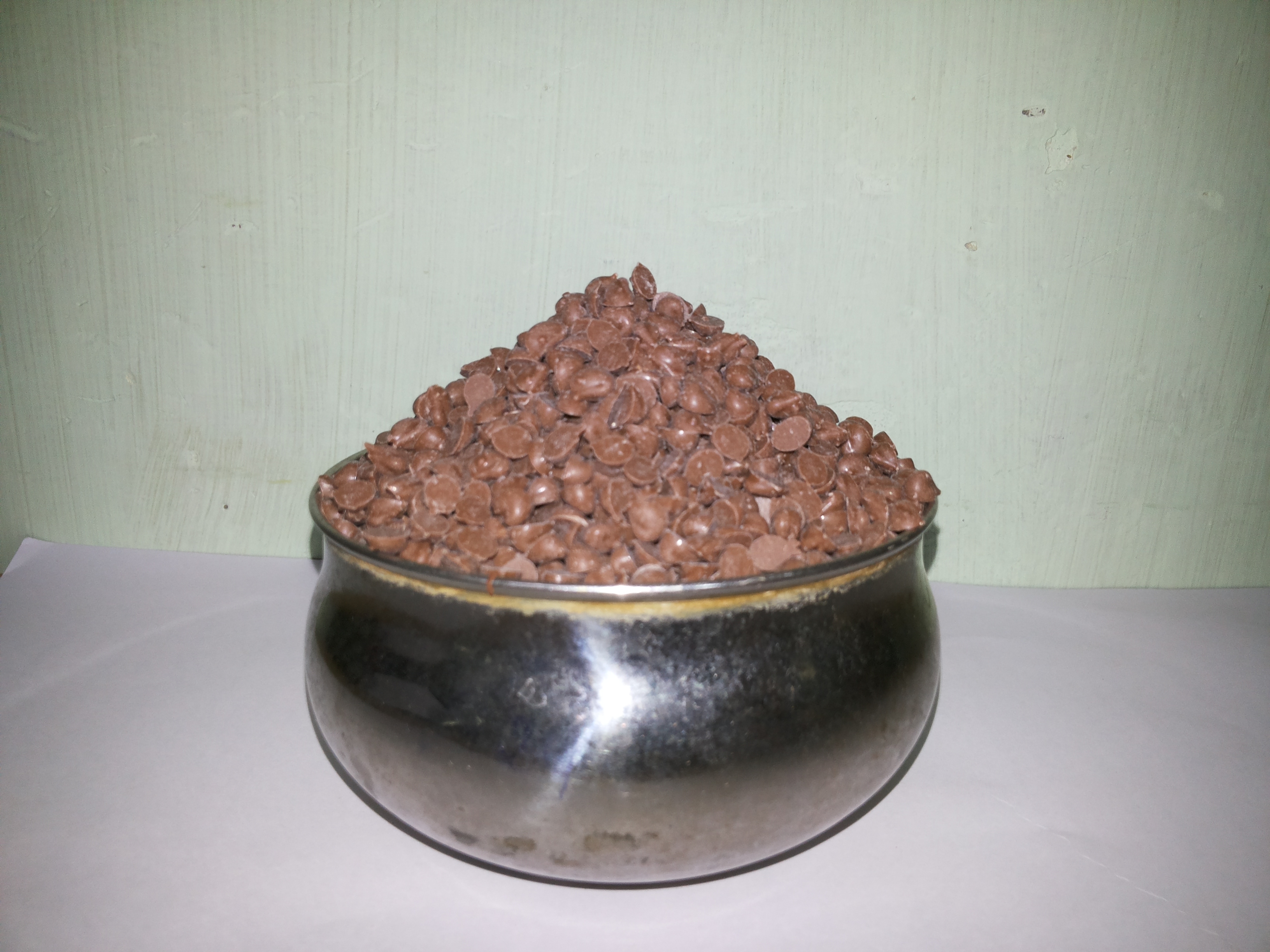 Dark Brown Plain Chocmass Chips