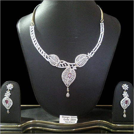 डायमंड हार और पेंडेंट