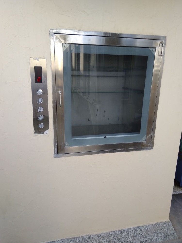 स्टेनलेस स्टील डंबवेटर लिफ्ट स्पीड: 0.3Mps M/S