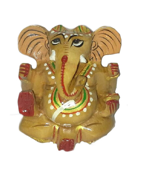 लकड़ी में गणेश भगवान की मूर्ति, जिसमें रंग-बिरंगी हाथ से पेंटिंग की गई है।
