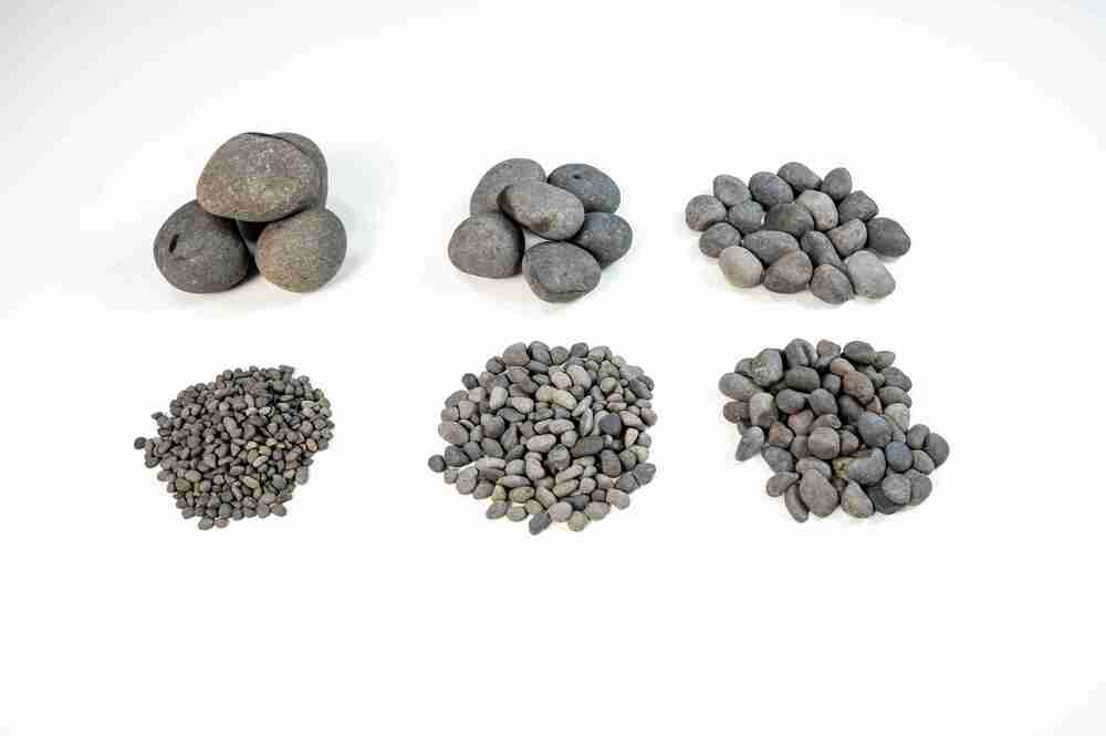 Black Pebbles - Basalt/Granite, 1-5cm, Glossy Black | Smooth Texture, High Durability, Ideal for Landscaping, Aquariums, Interiors