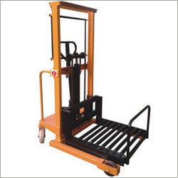 हाइड्रोलिक स्टैकर