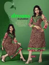 पार्टीवियर कुर्ति