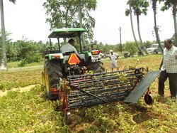 कृषि मूंगफली खोदने वाला