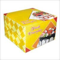 तैयार केक बॉक्स