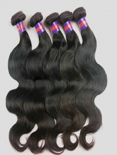 काले बालों के टुकड़े