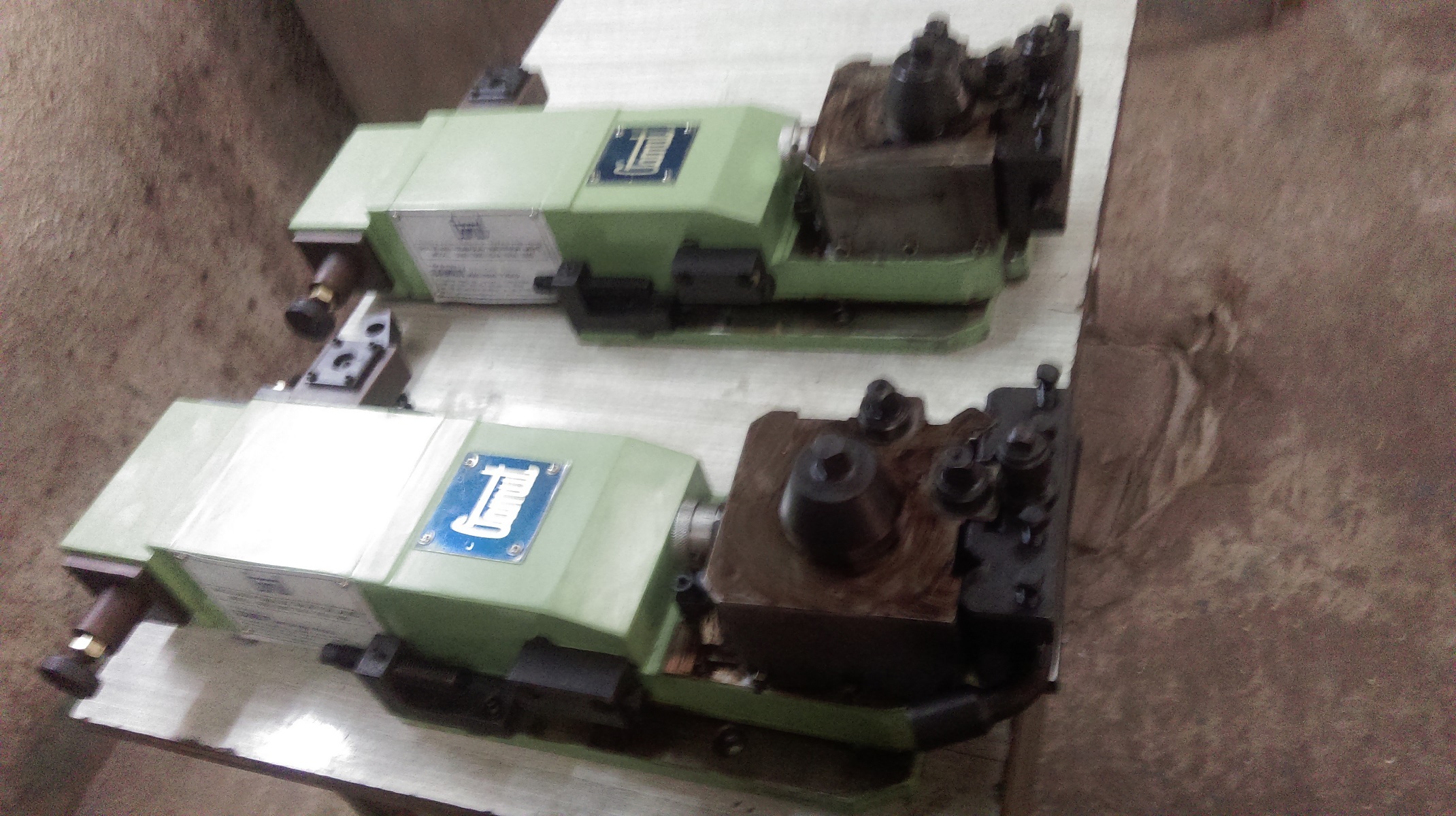 Hydraulic Lathe Tracer - Iron Casting, Stroke Options 60-200mm | In-built Lubrication, Hardened Tool Post, Automatic Finish Cut System, 6-station Turret