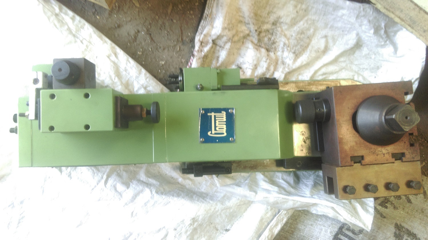 Hydraulic Lathe Tracer - Iron Casting, Stroke Options 60-200mm | In-built Lubrication, Hardened Tool Post, Automatic Finish Cut System, 6-station Turret