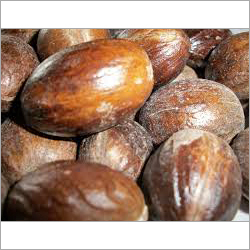 बिना छिलके का जायफल