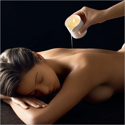 मोमबत्ती शरीर मसाज