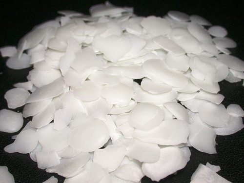 Polyethylene Wax - High Purity Solid Flakes, 100-120°C Melting Point, Odorless and Tasteless, High Thermal Stability, Excellent Chemical Resistance, Ideal for Hot Melt Adhesives, Metal Protection, and Rubber Processing