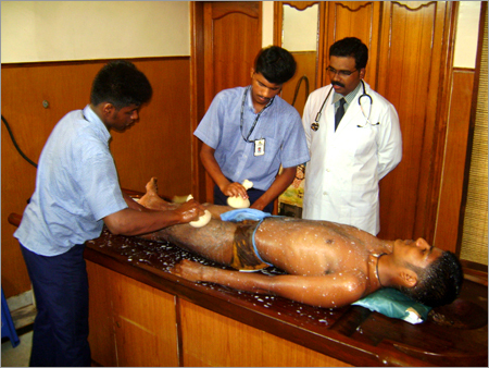 पिंडस्वेद (चावल डालने वाली मालिश)