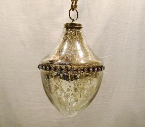 डिजाइनर सिल्वर ग्लास हैंगिंग्स