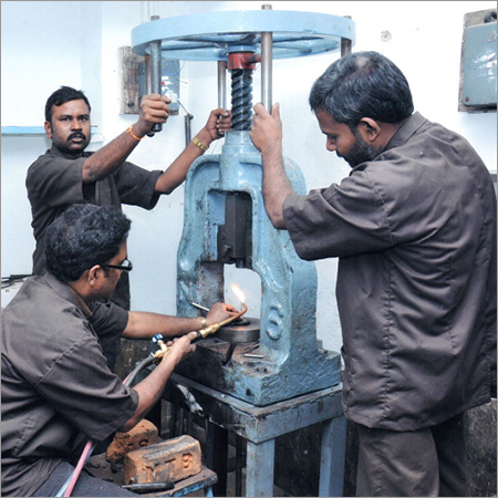 पियर्सिंग पंचेस