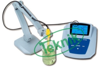 Digital Conductivity Meter EM-71 - Range 0 to 1000 Mhos/cm, 1% FS Accuracy, Complete with Operation Manual & Dust Cover