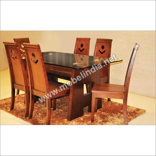डाइनिंग रूम फर्नीचर सेट्स