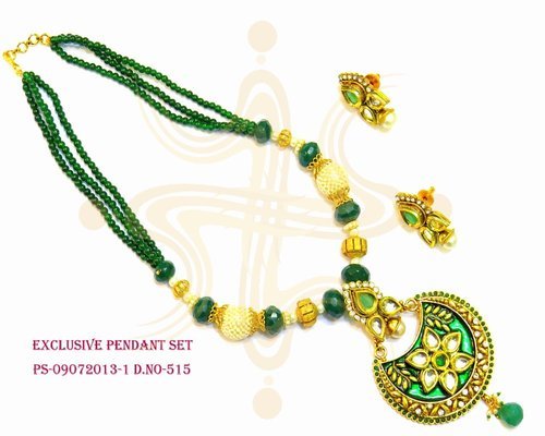 स्टाइलिश पेंडेंट सेट जेंडर: महिलाएं