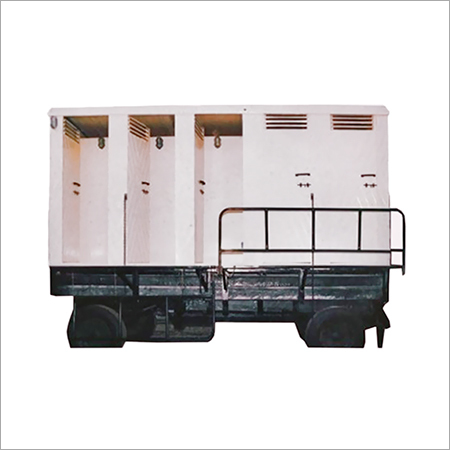 मोबाइल टॉयलेट वैन