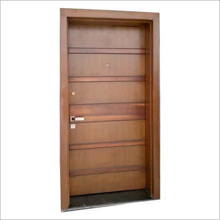 लकड़ी का प्रवेश द्वार