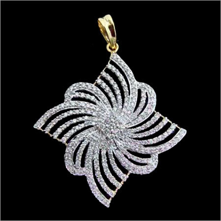 डिजाइनर डायमंड पेंडेंट