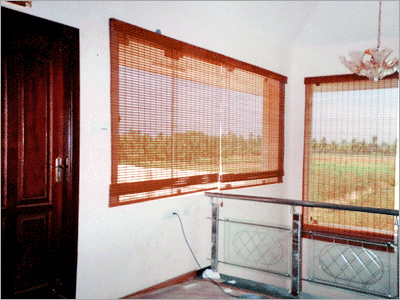 लकड़ी और आधुनिक ब्लाइंड्स