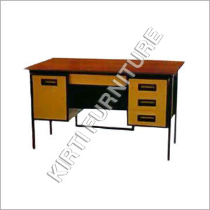 प्राचीन लकड़ी का अलमारी