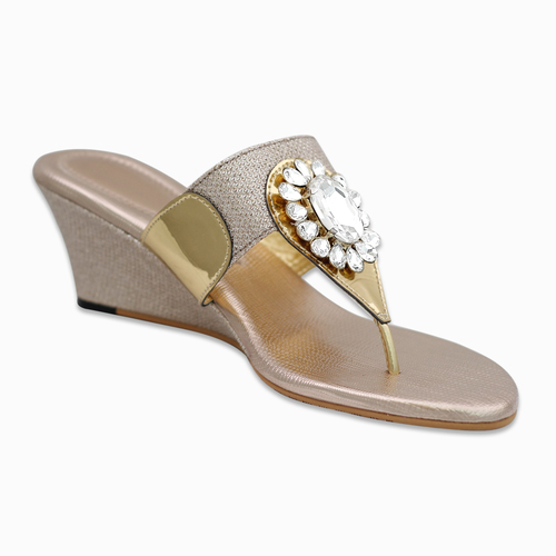 क्रिस्टलों के साथ हस्तनिर्मित डिज़ाइनर फुटवियर