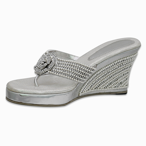 डिज़ाइनर पार्टी सिल्वर सैंडल