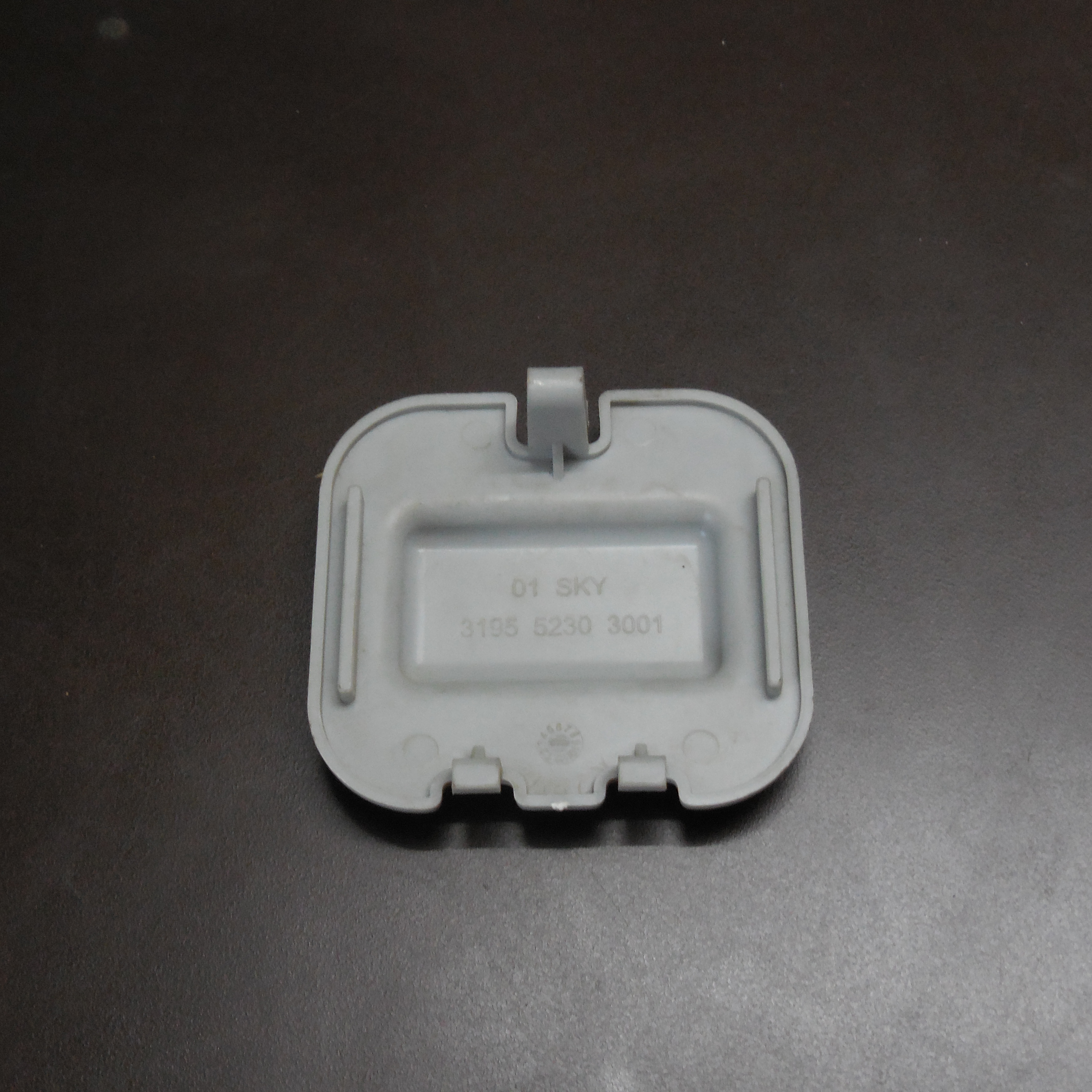 Injection Moulded Component - Polypropylene, 100mm X 50mm X 20mm , Matte White Finish With +/- 0.5mm Tolerance