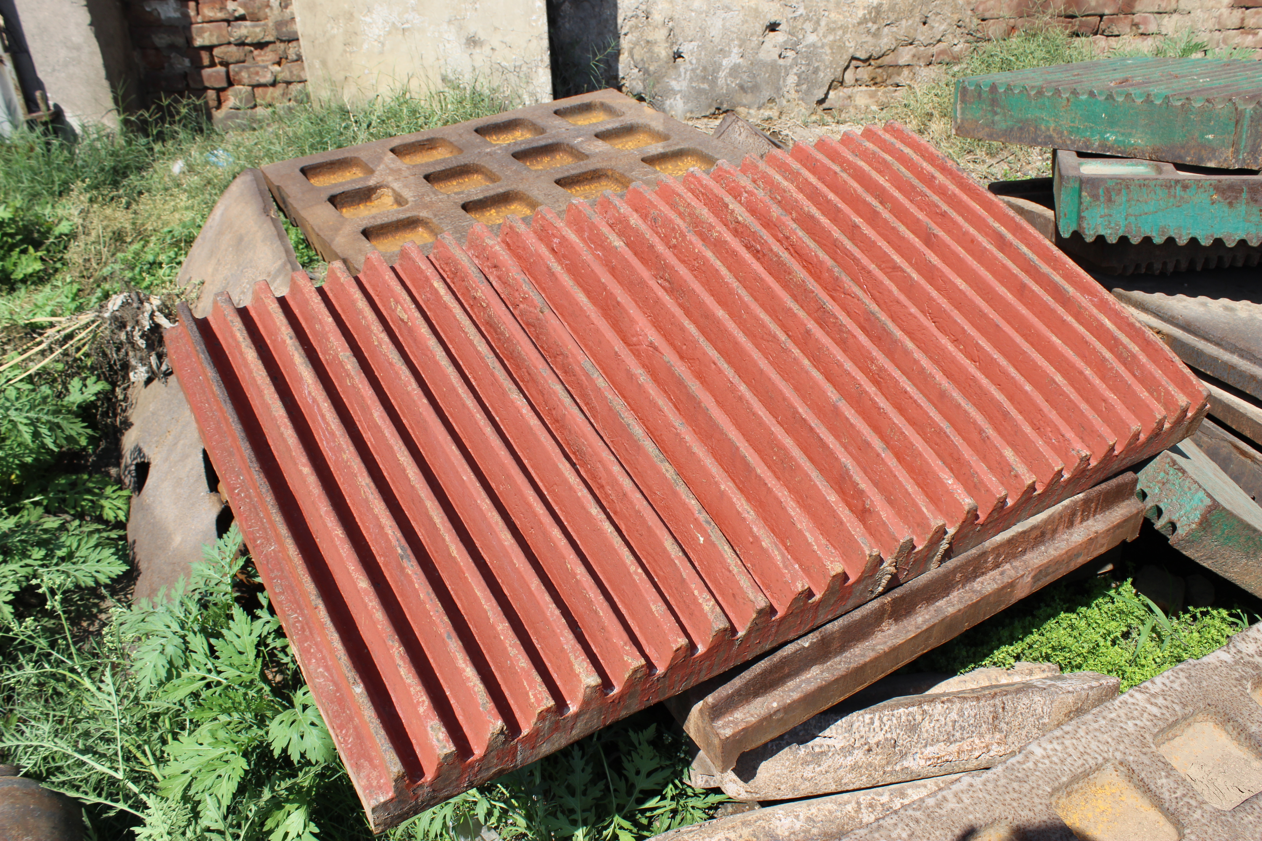 Jaw Plates - High-durability Alloy Steel, Enhanced Grip Design For Optimal Performance