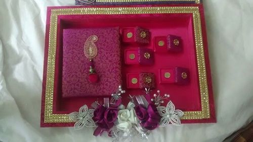 सिक्के और आभूषण पैकिंग