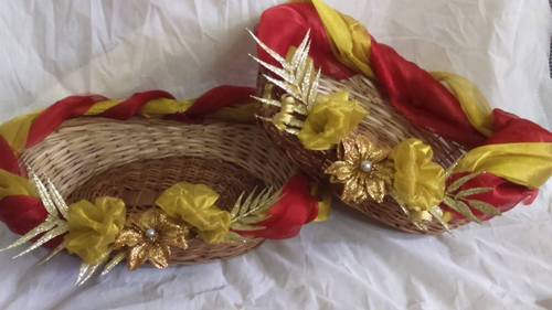 सजाया हुआ फल टोकरा