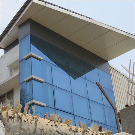 ग्लास प्रवेश चंदवा