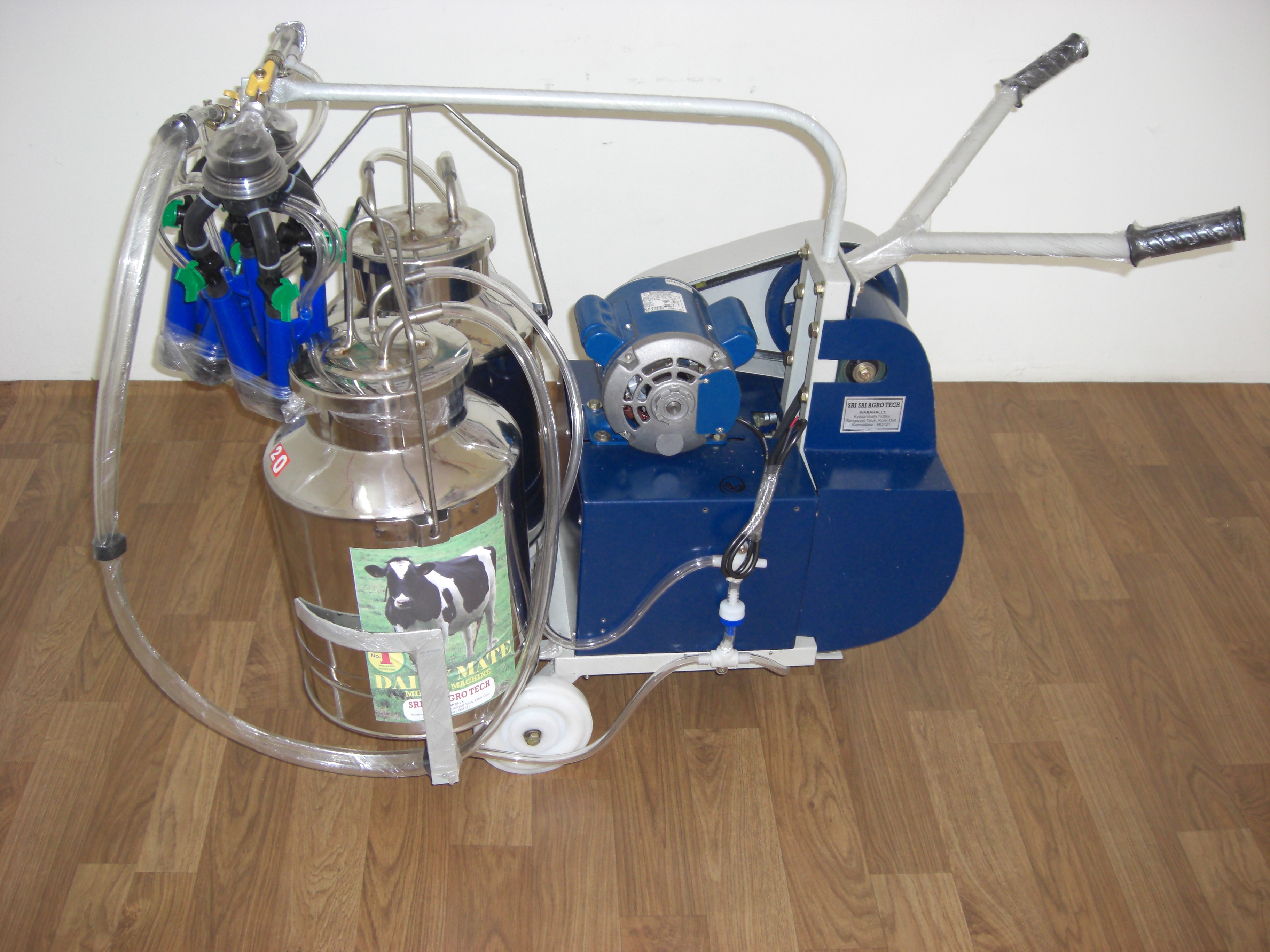 Stainless Steel Motorized Double Bucket Milking Machine