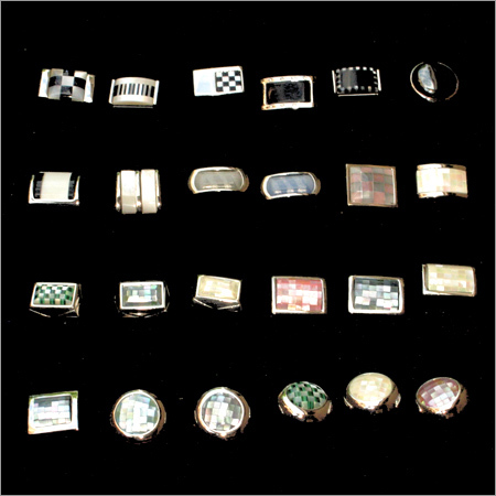 पीतल के कuffलिंक्स