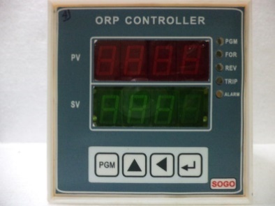 Cream And Blue Orp Controller