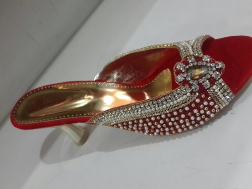 फैंसी देवियों सैंडल