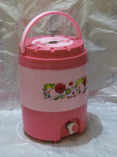 Water Camper - Soft Plastic, 10-15 Litter Size, Pink Color | Versatile and Lightweight Design