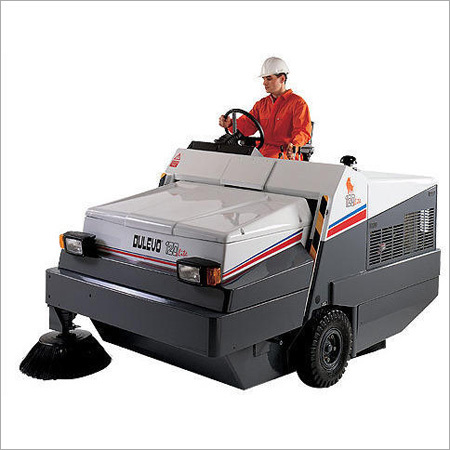 क्वात्रो रोड स्वीपर