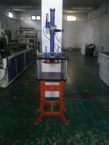 Semi Automatic Paper Plate Making Machine - Plastic, Steel, Variable Size Plates | 1000 Plates/Hr, Easy Operation, Low Maintenance, Durable Design, High Efficiency