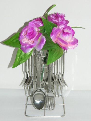 पुष्प डिजाइन कटलरी सेट